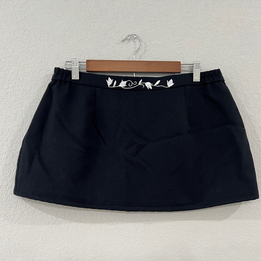Vtg Tower Hill Collection Womens 16 Black Floral Embroidered Mini Skirt Crepe